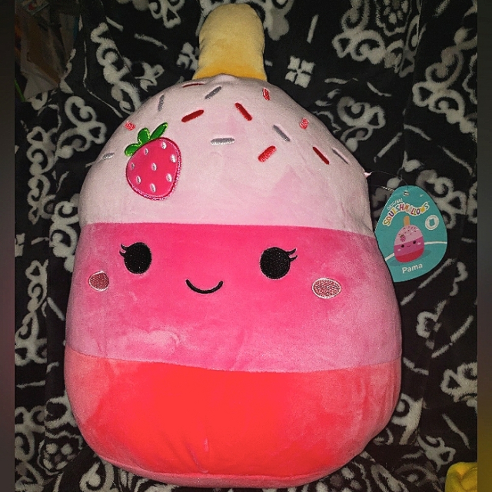 Squishmallows 11" Pama The Strawberry Cake Pop Kellytoy  NWT 2023 bookworm